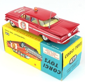 Corgi 439 chevrolet fire chief x331a