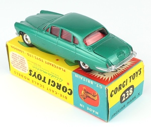 Corgi 238 jaguar green x691