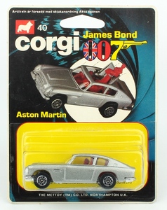 Corgi 40 james bond aston martin x446