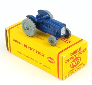 Dinky 069 massey tractor x843