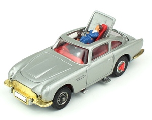 Corgi 270 james bond aston x9232