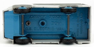 Dinky toys 491 ncb van yy7782