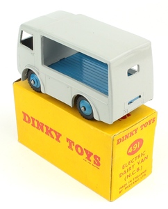 Dinky toys 491 ncb van yy7781