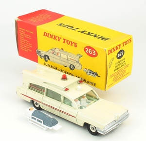 Dinky toys 263 superior criterion ambulance yy824