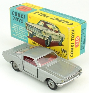 Corgi toys 320 ford mustang yy851