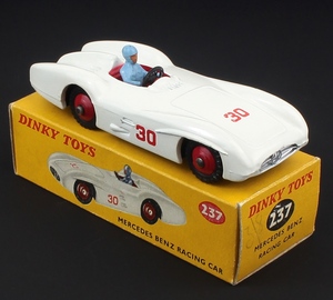 Dinky toys 237 merceds benz racing car zz217