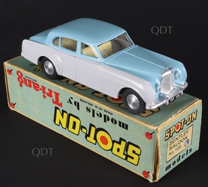 Spot on models 102 bentley saloon zz465