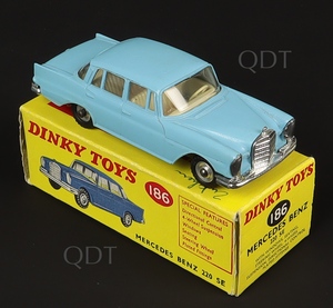 Dinky toys 186 mercedes 220se zz573