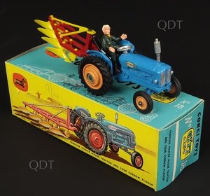 Corgi toys gift set 18 fordson power major tractor trailer zz603
