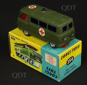 Corgi toys 354 military ambulance zz6071