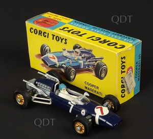 Corgi toys 15 maserati racing car zz659