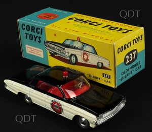 Corgi toys sheriff's oldsmobile m276