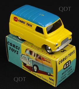 Corgi toys 422 bedford van m301