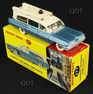 Dinky toys 277 superior criterion ambulance aa233