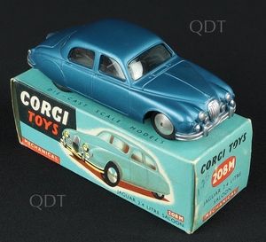 Corgi toys 208m jaguar 2.4 aa272