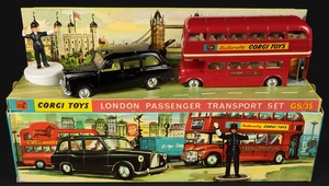 Corgi Gift Set 35 London Passenger Transport Set - QDT