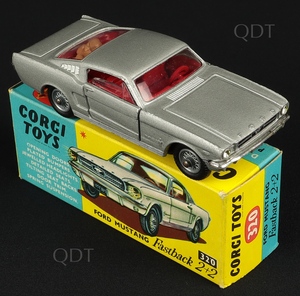 Corgi toys 320 ford mustang fastback aa564
