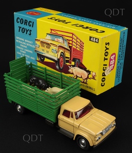 Corgi toys 484 dodge kew fargo livestock transporter pigs aa610