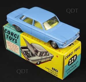 Corgi toys 229 chevrolet corvair aa611