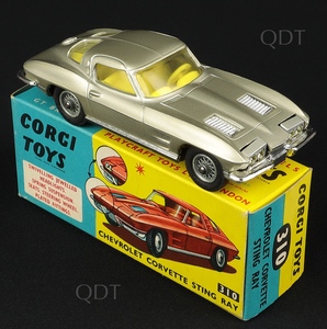 Corgi toys 310 chevrolet corvette sting ray aa690
