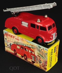 Dinky toys 955 fire engine bb65