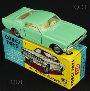 Corgi toys 320 ford mustang fastback bb105