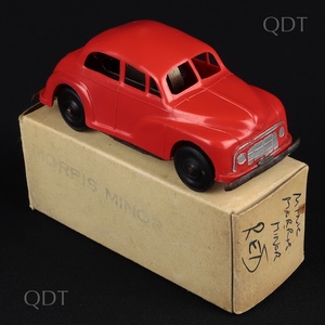 Tri ang minic models 97m morris minor bb407