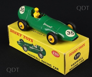 Dinky toys 239 vanwall racing car bb467