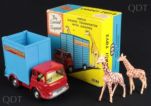 Corgi toys 503 circus giraffe transporter bb468