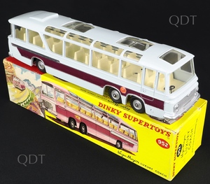 Dinky toys 952 vega major luxury coach bb566