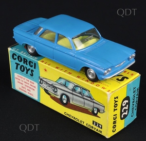 Corgi toys 229 chevrolet corvair bb781