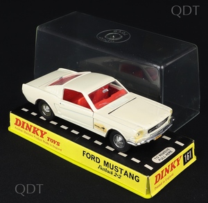 Dinky toys 161 ford mustang cc228