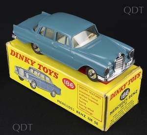 Dinky toys 186 mercedes 220 cc307