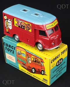 Corgi toys 426 chipperfields circus booking office cc338