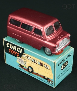 Corgi toys 404 bedford dormobile personel carrier cc676