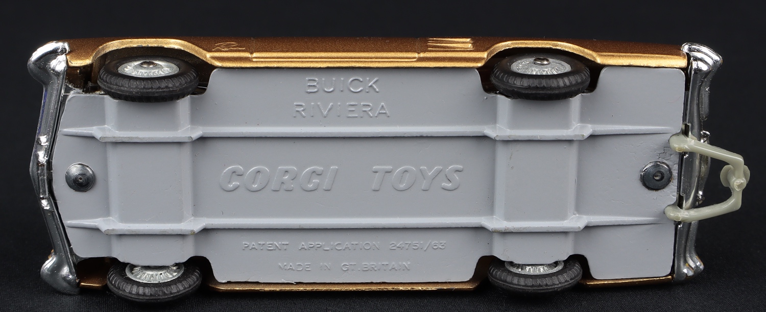 Corgi Toys 245 Buick Riviera - QDT