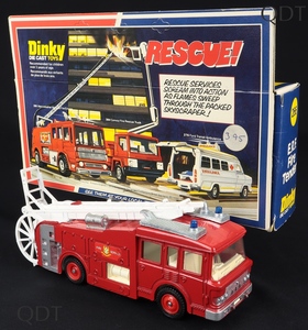 Dinky toys 266 an erf fire tender dd79 front