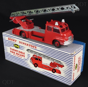 Dinky supertoys 956 turntable fire escape dd304 front