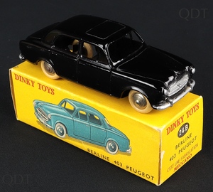 French dinky toys 24b peugeot 403 berline dd337 front