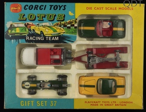 Corgi toys gift set 37 lotus team racing dd386 front
