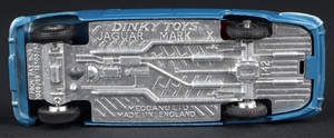 Dinky toys 142 mark x jaguar dd485 base