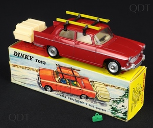 French dinky toys 536 peugeot 404 trailer dd515 front