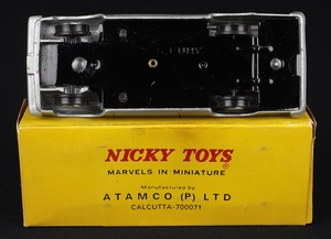 Nicky dinky toys 137 plymouth fury sports dd600 base