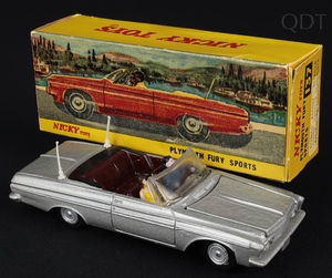 Nicky dinky toys 137 plymouth fury sports dd600 front