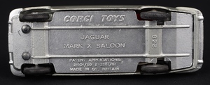 Corgi toys 238 jaguar mark x dd658 base