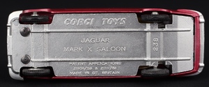 Corgi toys 238 jaguar mark x dd659 base