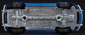 Dinky toys 129 volkswagen 1300 sedan dd672 base