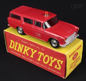 Dinky toys 257 canadian fire chief's car dd739 front