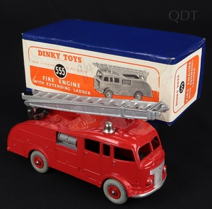 Dinky toys 555 fire engine extending ladder dd765 front