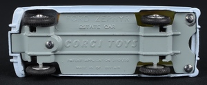 Corgi toys 424 ford zephyr estate car dd771 base